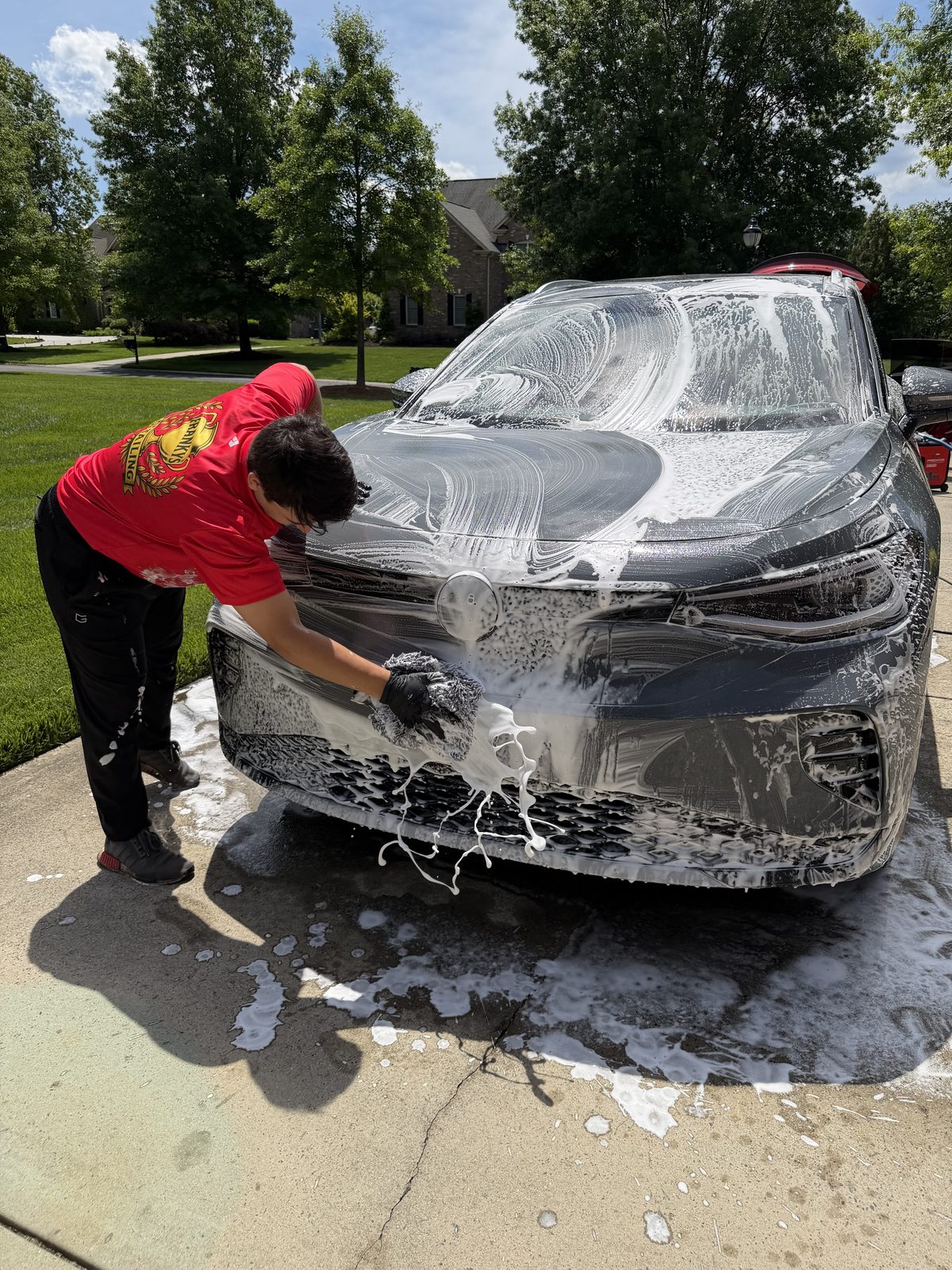 Side panel foam wash on Volkswagen ID.4