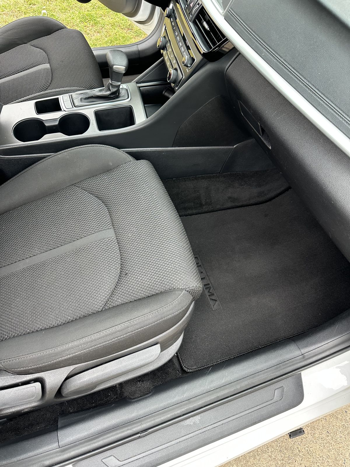 Nissan Altima floor and console after deep clean